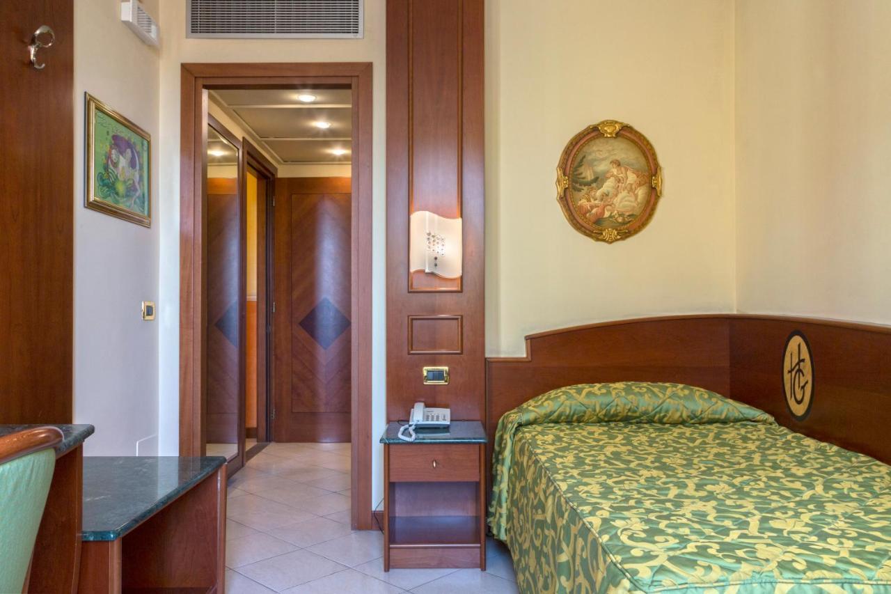 Hotel Garibaldi Милаццо Экстерьер фото
